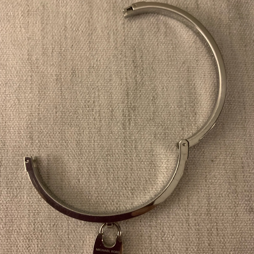 MICHAEL KORS hinged BANGLE BRACELET SILVER/TONE - Picture 3 of 6